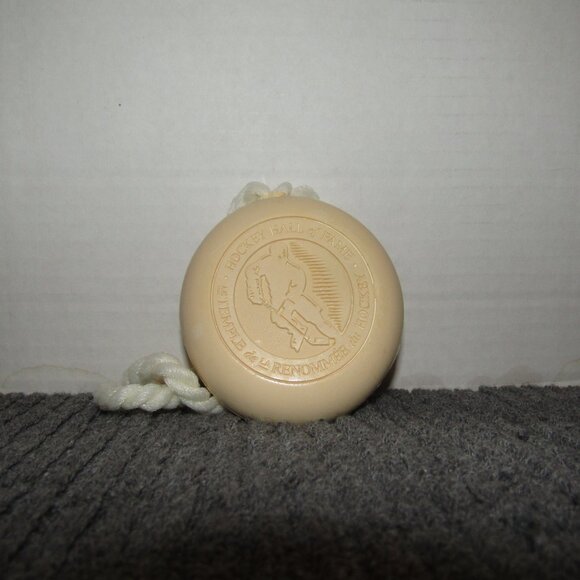 Avon Hockey Hall of Fame soap on a rope - Picture 4 of 6
